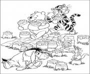 pooh and friends colecting honey pagec027